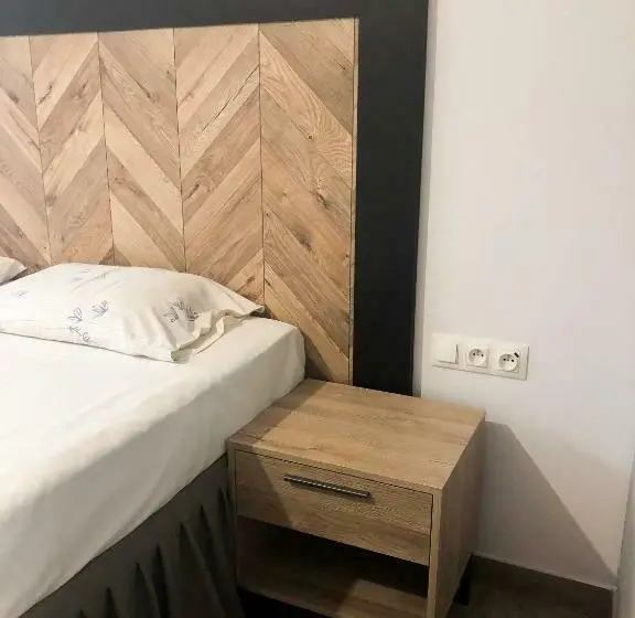 Standard Yhden Hengen Huone, Gościniec Paradise
