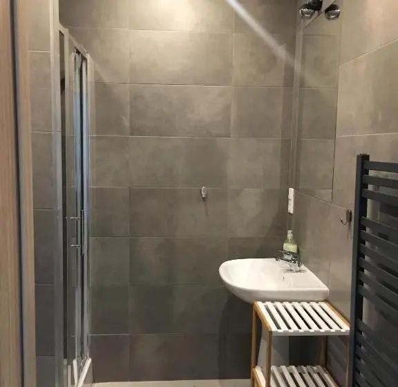 Standard Yhden Hengen Huone, Gościniec Paradise