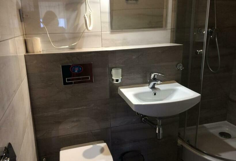 اتاق استاندارد, Ik - Modlin Airport