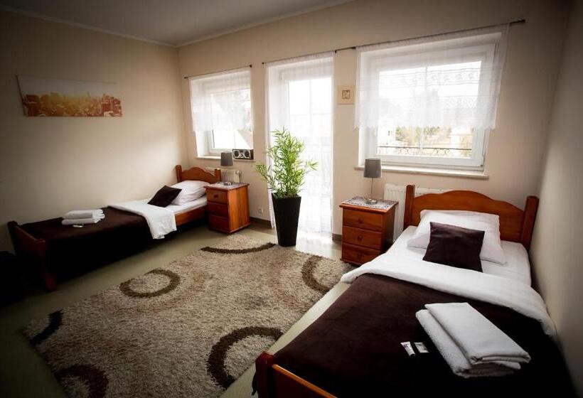 اتاق استاندارد با سرویس بهداشتی مشترک, Ik - Modlin Airport