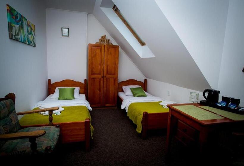 اتاق سوپریور, Ik - Modlin Airport