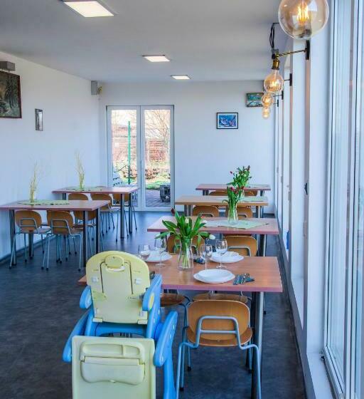 חדר סטנדרט לשלושה עם מרפסת, Noclegi Nafali Rewa