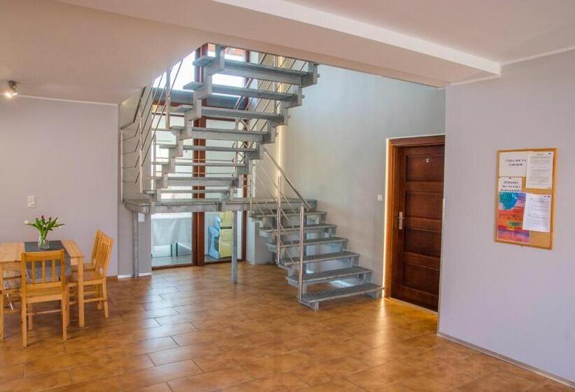 חדר סטנדרט מותאם לאדם עם מוגבלויות, Noclegi Nafali Rewa