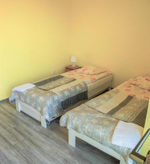 חדר סטנדרט מותאם לאדם עם מוגבלויות, Noclegi Nafali Rewa