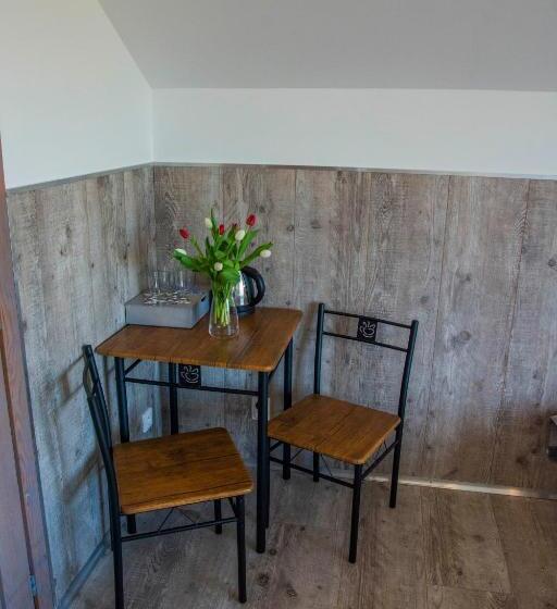 חדר סטנדרט לשלושה עם מרפסת, Noclegi Nafali Rewa