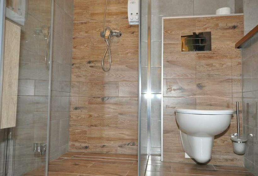 חדר סטנדרט, Pass