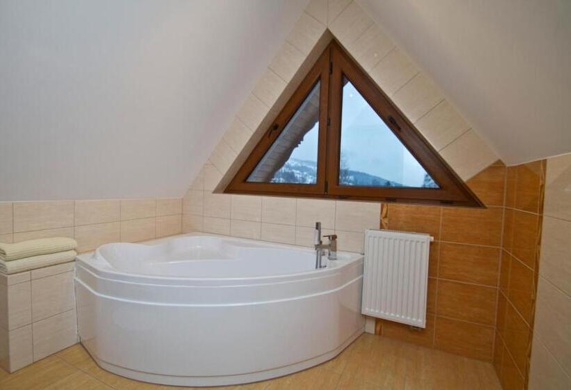 اتاق لوکس, Willa Bystra