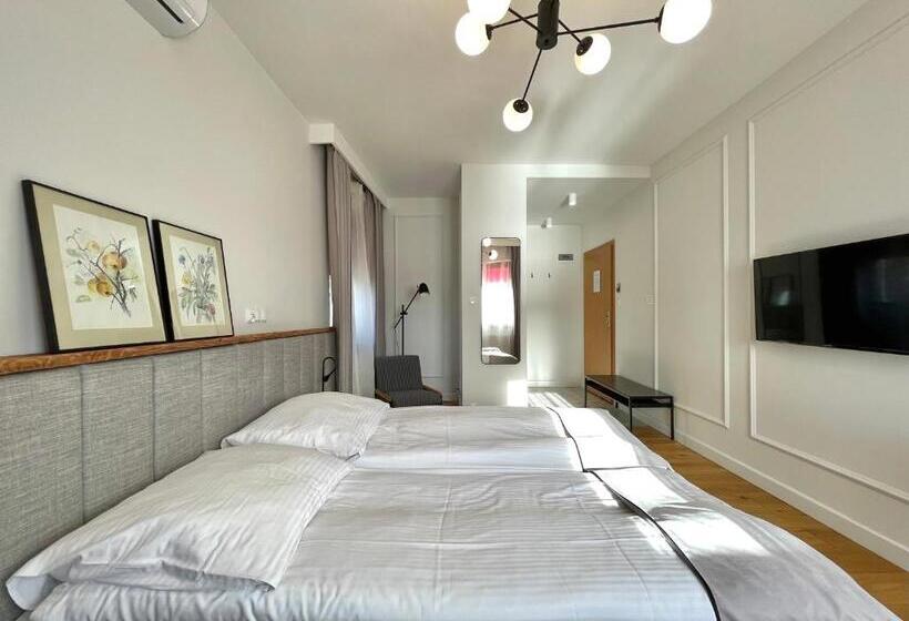 اتاق لوکس, Pensjonat Winnica