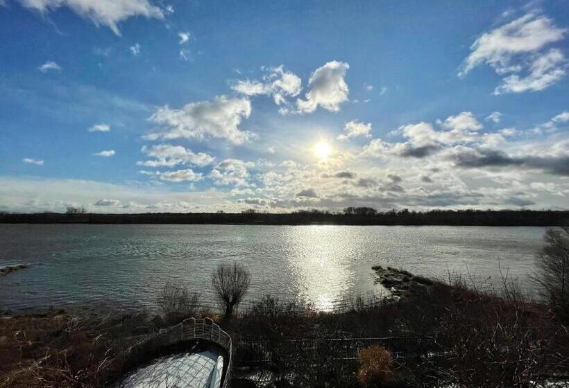 اتاق لوکس, Pensjonat Winnica