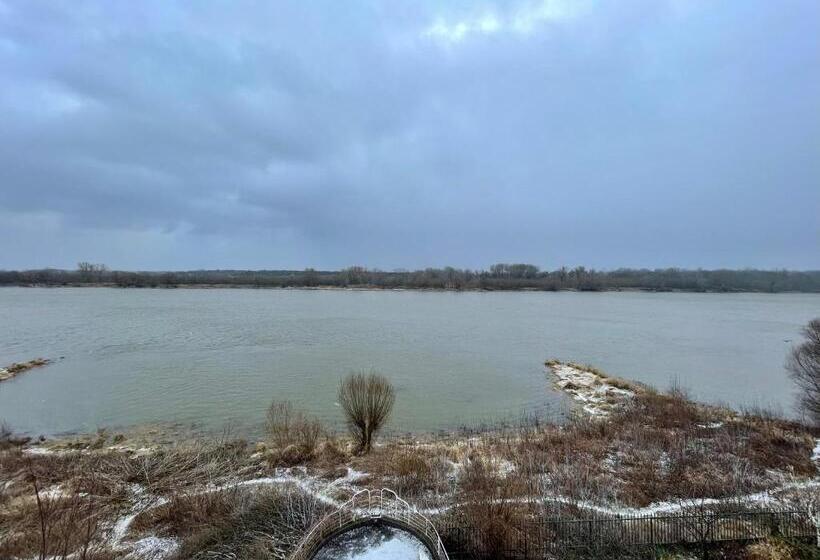 اتاق لوکس, Pensjonat Winnica