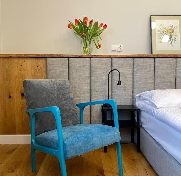 اتاق لوکس, Pensjonat Winnica