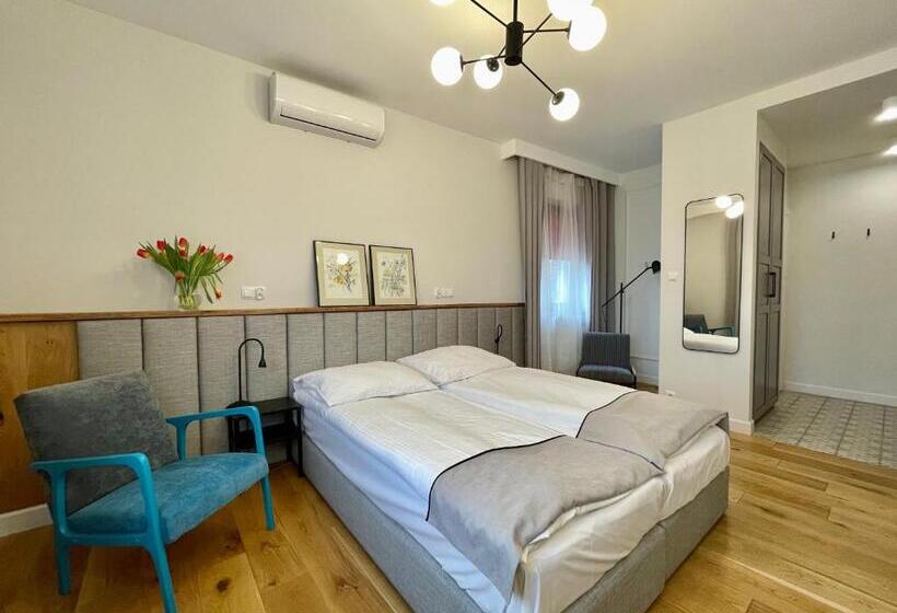 اتاق لوکس, Pensjonat Winnica