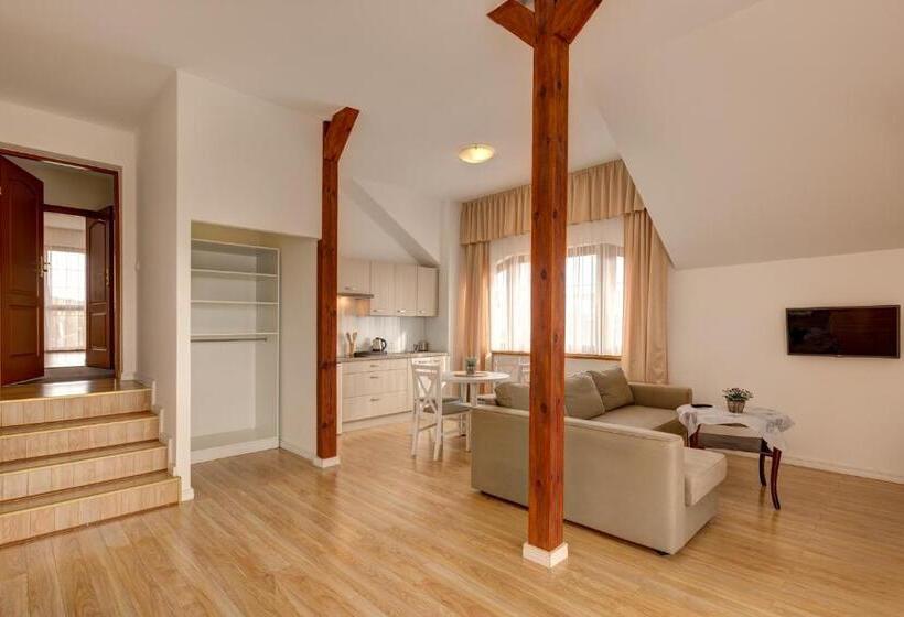 家庭套房, Willa Drako