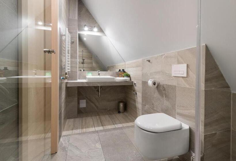 غرفة دور أخير, Bory6a Apartamenty & Free Parking