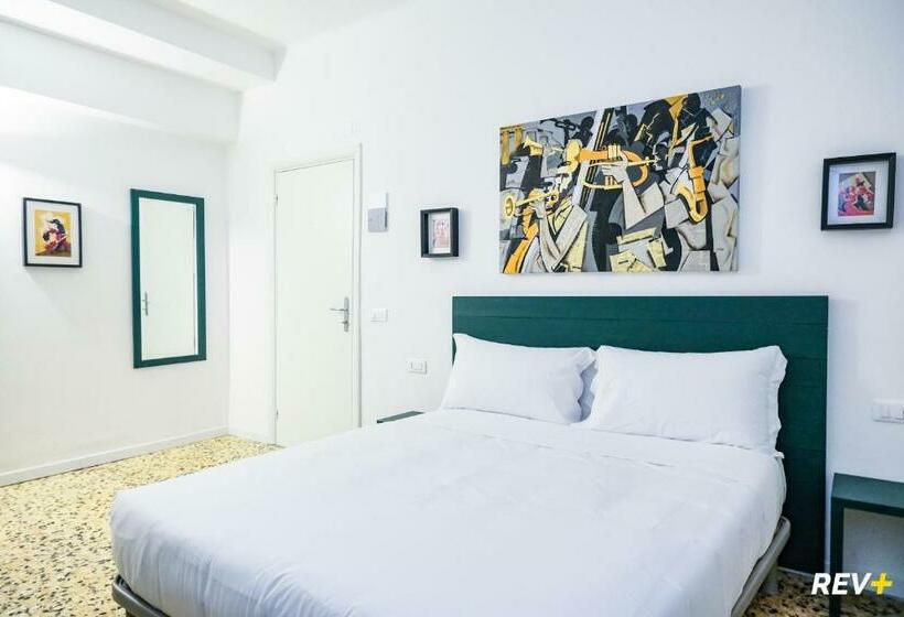 اتاق استاندارد, Lia Art