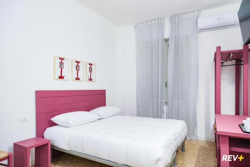 اتاق استاندارد, Lia Art