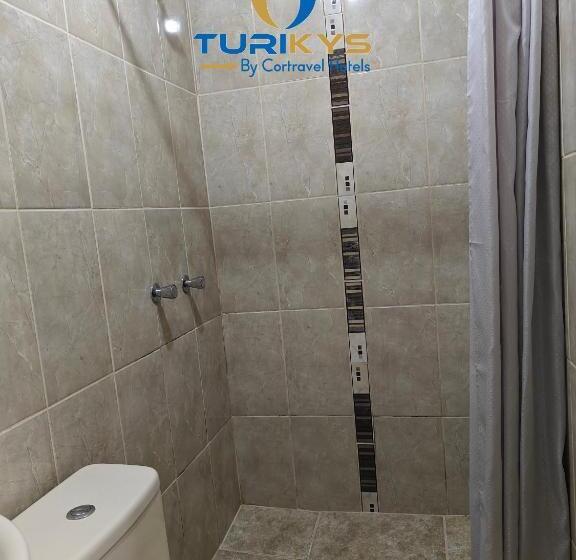 اتاق استاندارد, Turikys Churin