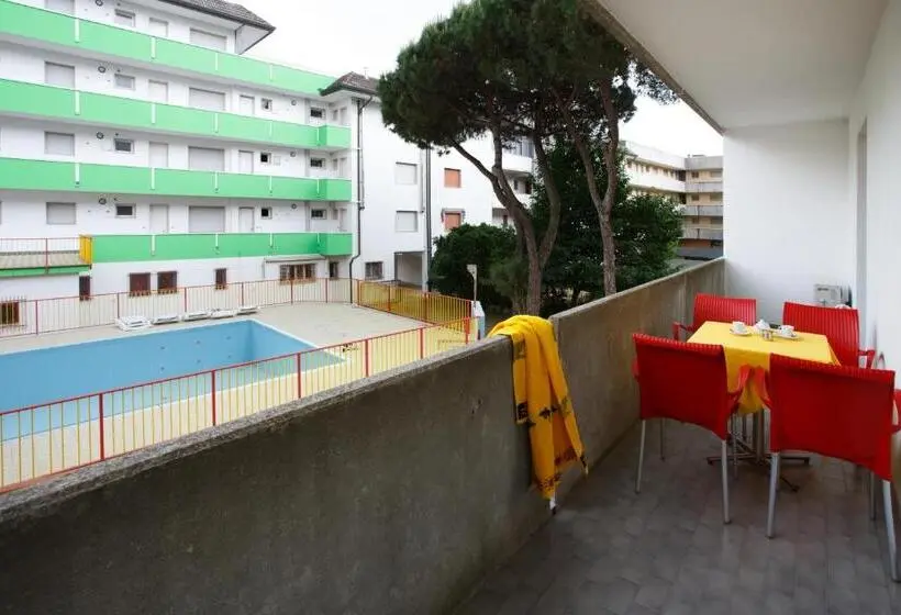 プールの見える１ベッドルームアパートメント, Residence La Pigna
