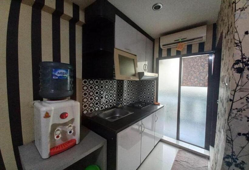 اتاق لوکس, Parquette 2br Gateway Ahmad Yani Cicadas Apartment