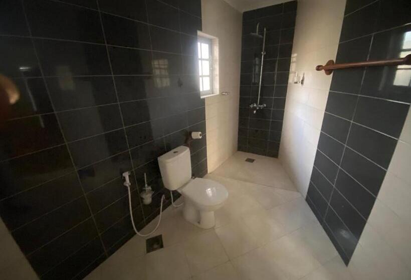 舒适三人间, Mwi Village House