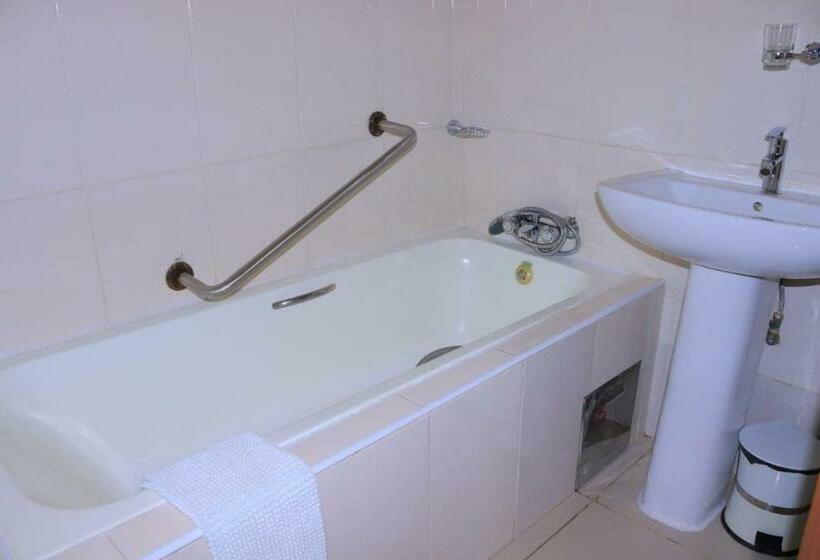 اتاق سوپریور با تخت بزرگ, Crown Bed & Breakfast