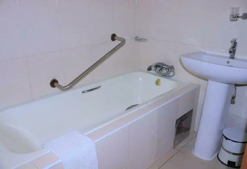 اتاق سوپریور با تخت بزرگ, Crown Bed & Breakfast