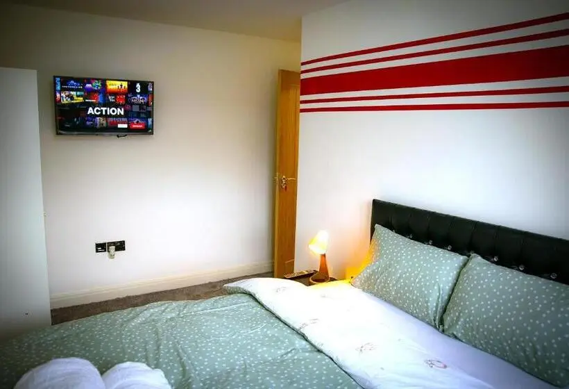 اتاق استاندارد با سرویس بهداشتی مشترک, Rostron House