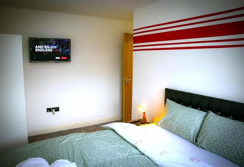 اتاق استاندارد با سرویس بهداشتی مشترک, Rostron House