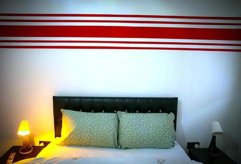 اتاق استاندارد با سرویس بهداشتی مشترک, Rostron House