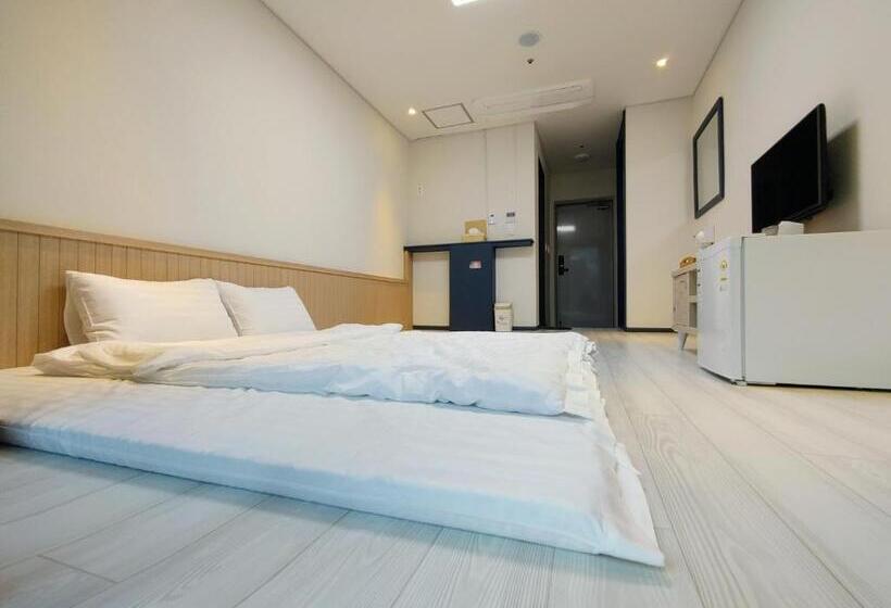 חדר סטודיו סטנדרד, Birch Stay & Life With Dog