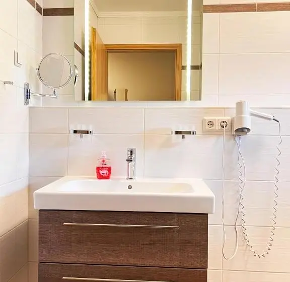 バルコニー付2ベッドルームアパートメント, Fewo Zimmer Auszeit