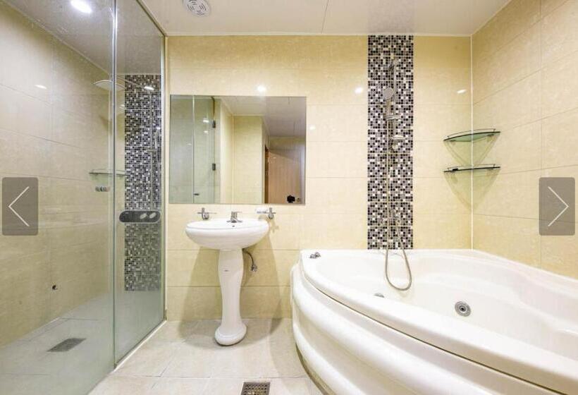 غرفة قياسية, Cheonan Star