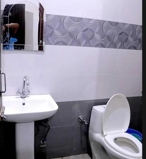 Classic Kolmen Hengen Huone, Hotel O Rajvanshi Hotel & Resort