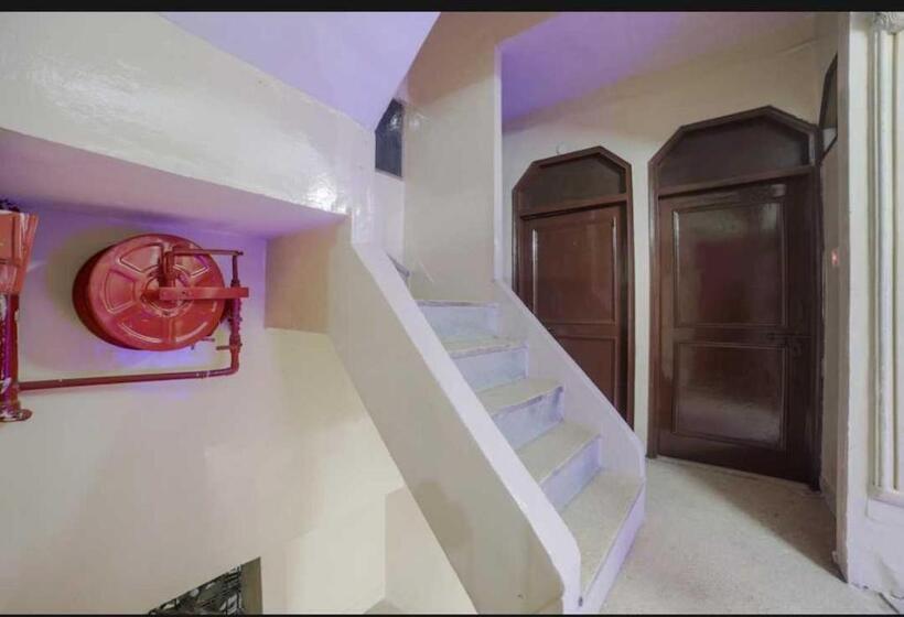 트리플 클래식 룸, Hotel O Rajvanshi Hotel & Resort