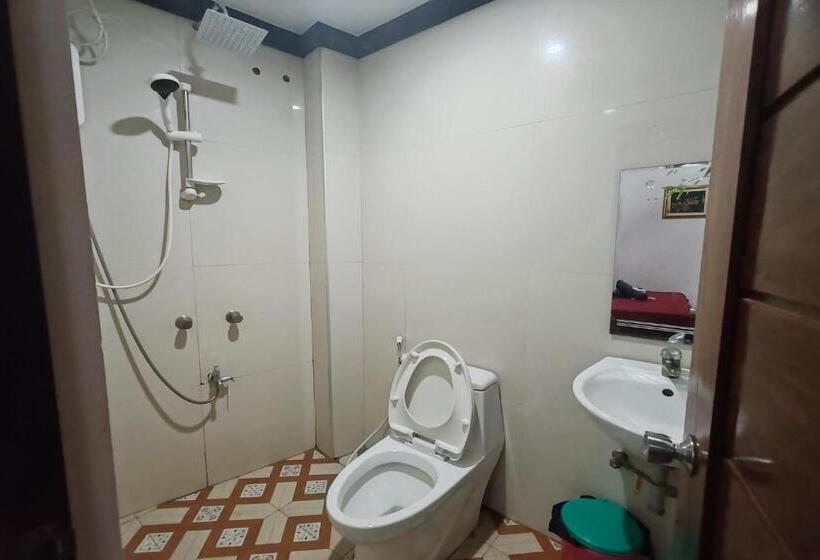 חדר אקונומי, Jace S Travellers Inn