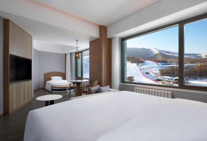 带大床的标准间, Courtyard By Marriott Chongli