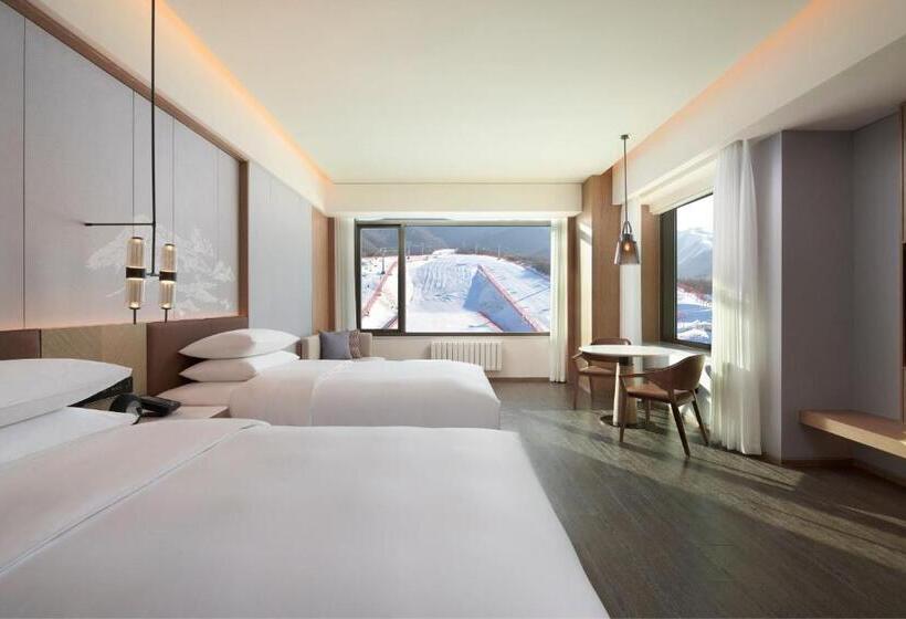 Номер Стандарт 2 Двуспальные Кровати, Courtyard By Marriott Chongli