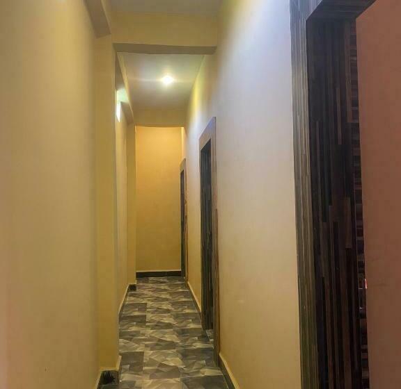 Quarto Triplo Clássico, Pop 80642h Friend Zone And Restaurant