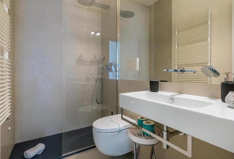 חדר סופריור עם מיטת קינג, Your Houses 2