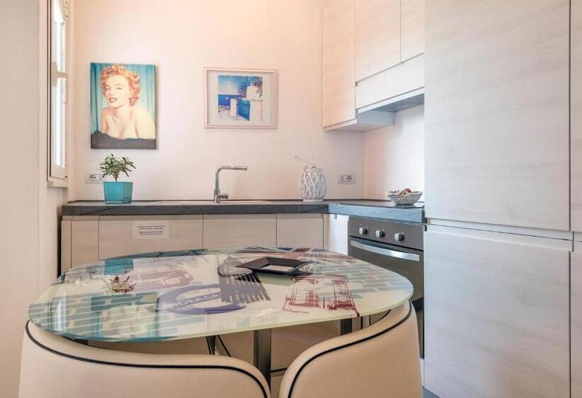 חדר סופריור עם מיטת קינג, Your Houses 2