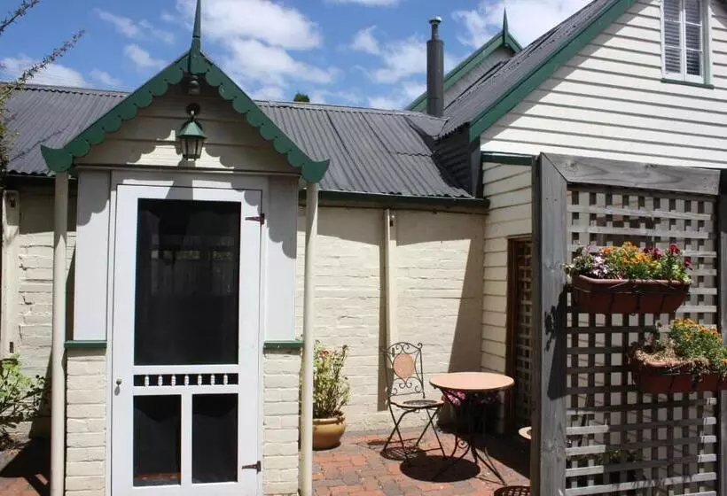 １ベッドルームハウス, Westbury Gingerbread Cottages