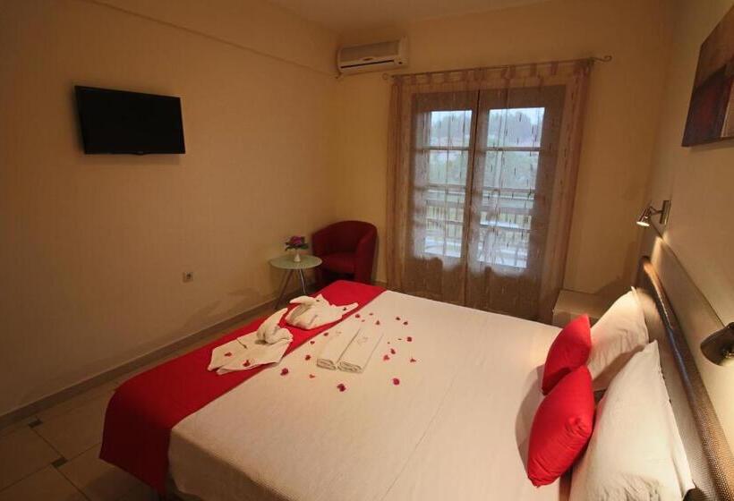 Triple Room Sea View, Avra