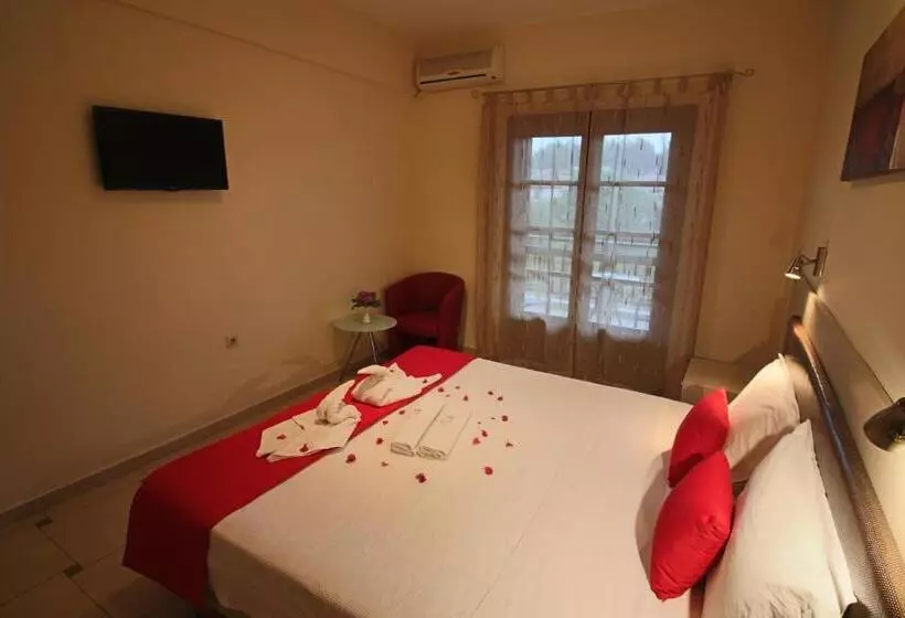 Triple Room Sea View, Avra