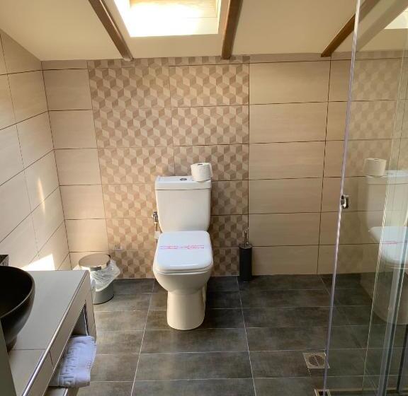 家庭工作室, Avra