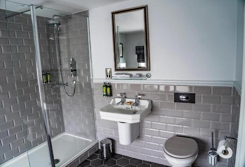 اتاق لوکس با تخت بزرگ, Mytton And Mermaid   Brunning And Price