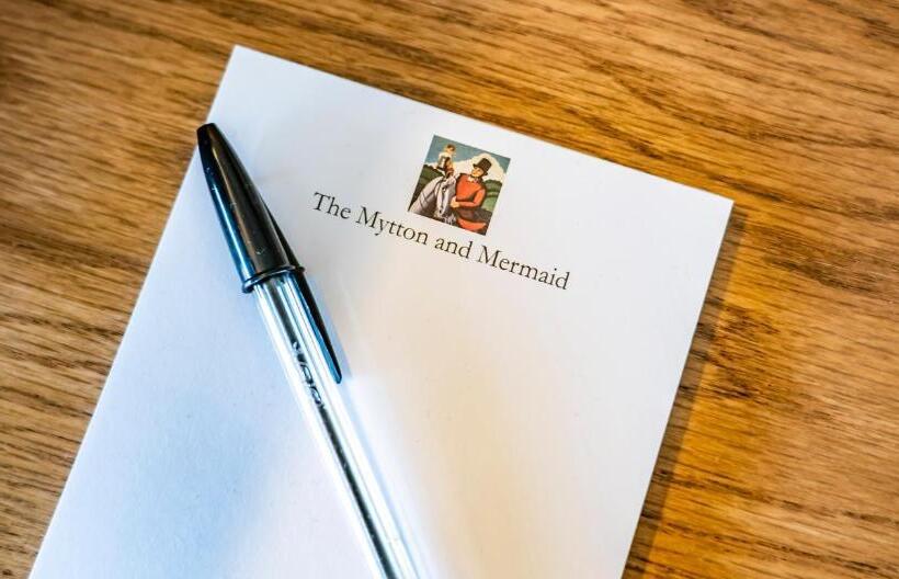 اتاق لوکس, Mytton And Mermaid   Brunning And Price