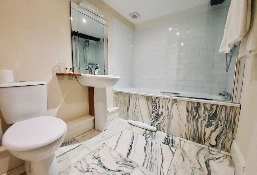 Номер Superior, The Old Lodge