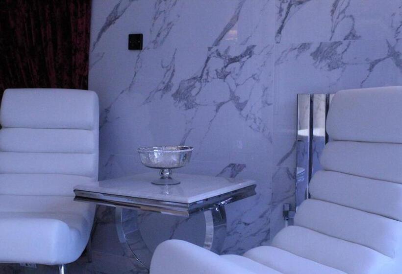 자쿠지 스위트, Who D A Thought It