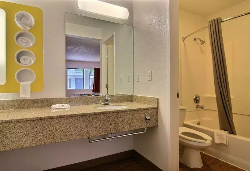 キングサイズベッドのスタンダードルーム, Motel 6albuquerque, Nm  Coors Road