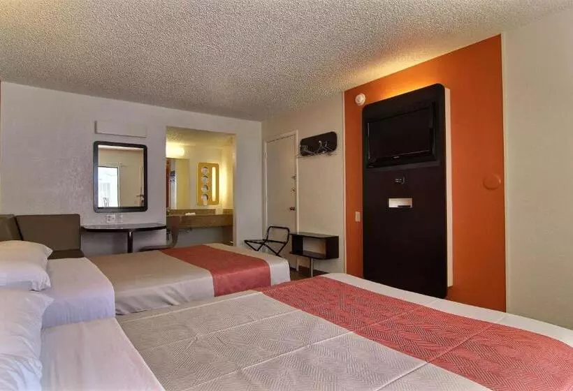 身障者適用キングサイズベッドルーム, Motel 6albuquerque, Nm  Coors Road